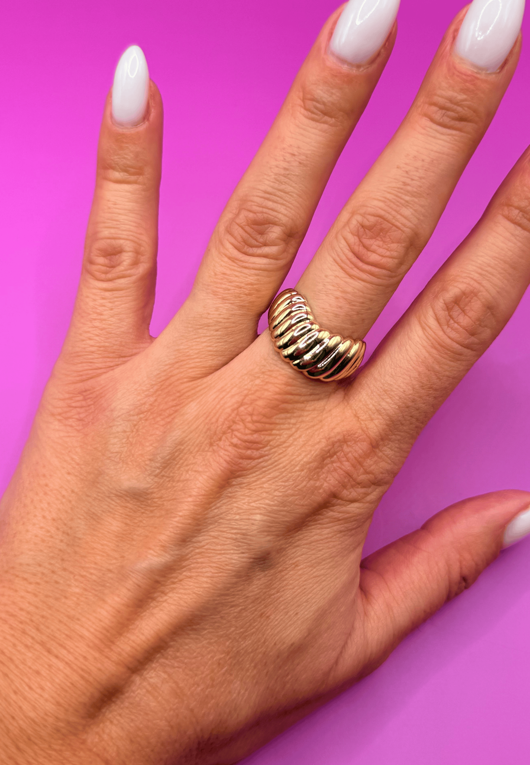 Léonie-Ring aus 18 Karat 3 Mikron vergoldetem Messing