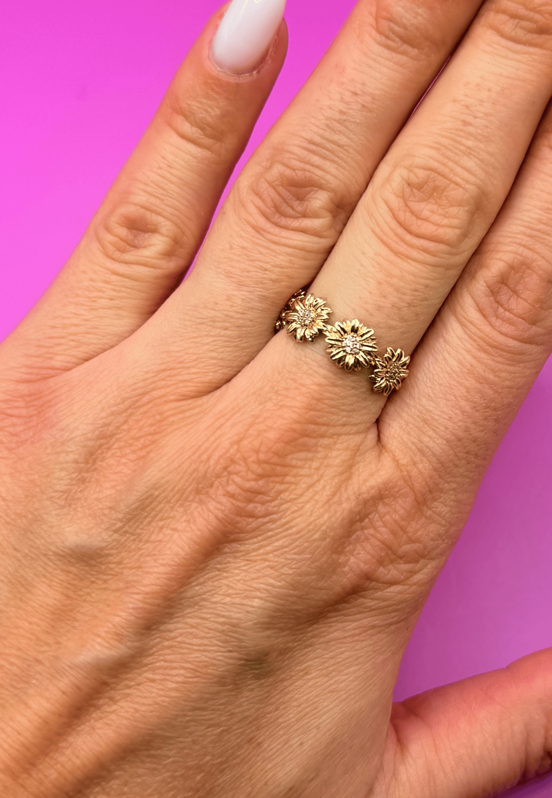 Romane ring in 3 micron 18-carat gold-plated brass